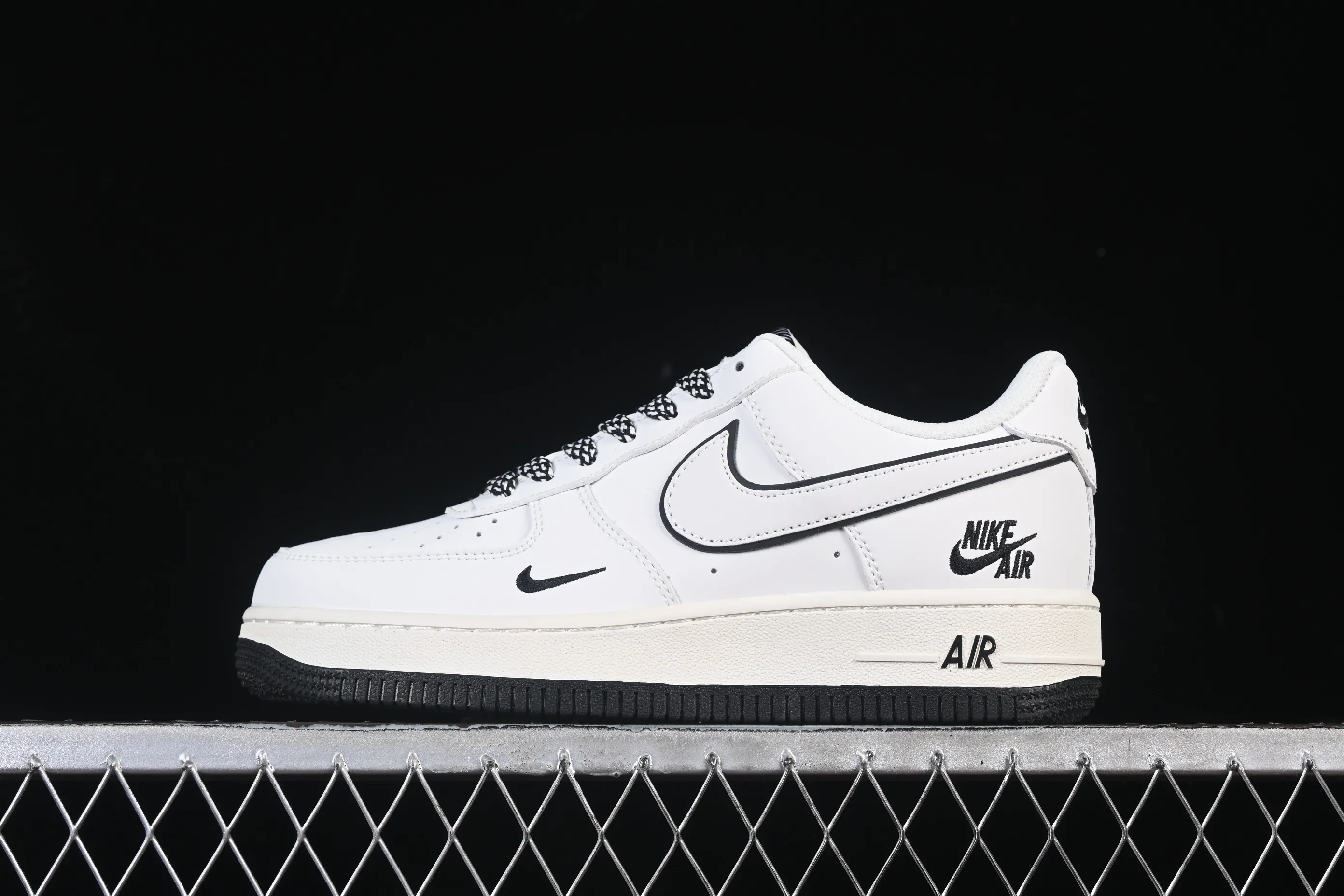 All Categories Nk Air Force 1 Air Force Series Nk Air Force 1 Low Air Force Low Nike Air Force 1'07 Low Beige White Black Air Force One Low Casual Shoes CS5288-036